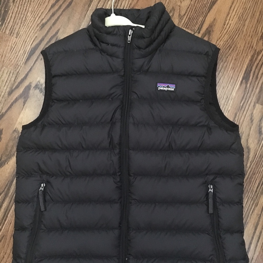 Boys Patagonia puffy vest. NWOT